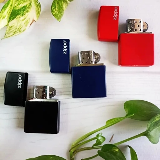 باکس هدیه مردانه فندک و زیر سیگاری مشکی - کد 29