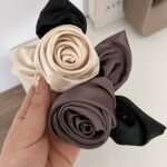 گیره سر فلزی فرانسوی طرح گل رز ساتن