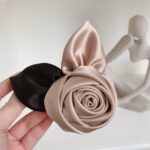 گیره سر فلزی فرانسوی طرح گل رز ساتن