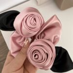 گیره سر فلزی فرانسوی طرح گل رز ساتن